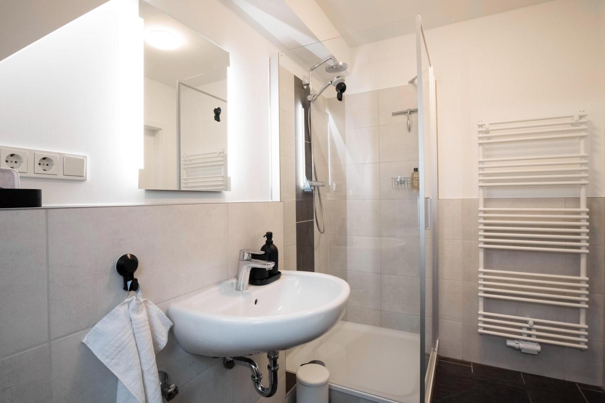 Moderne Wohnung - Naehe Messe / Flughafen Lohmar Luaran gambar